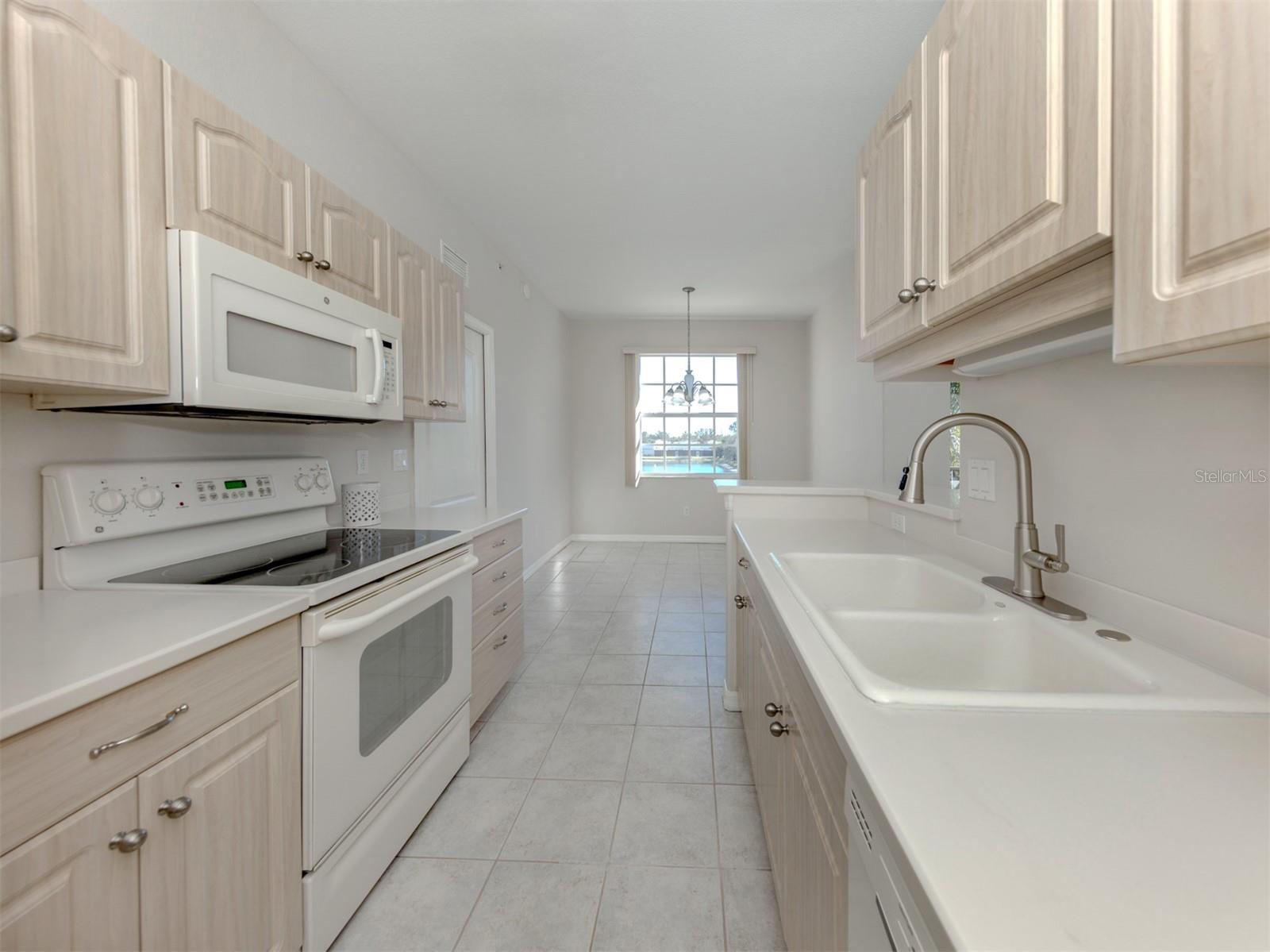 Image 10 of 27 For 120 L Pavia Boulevard 24