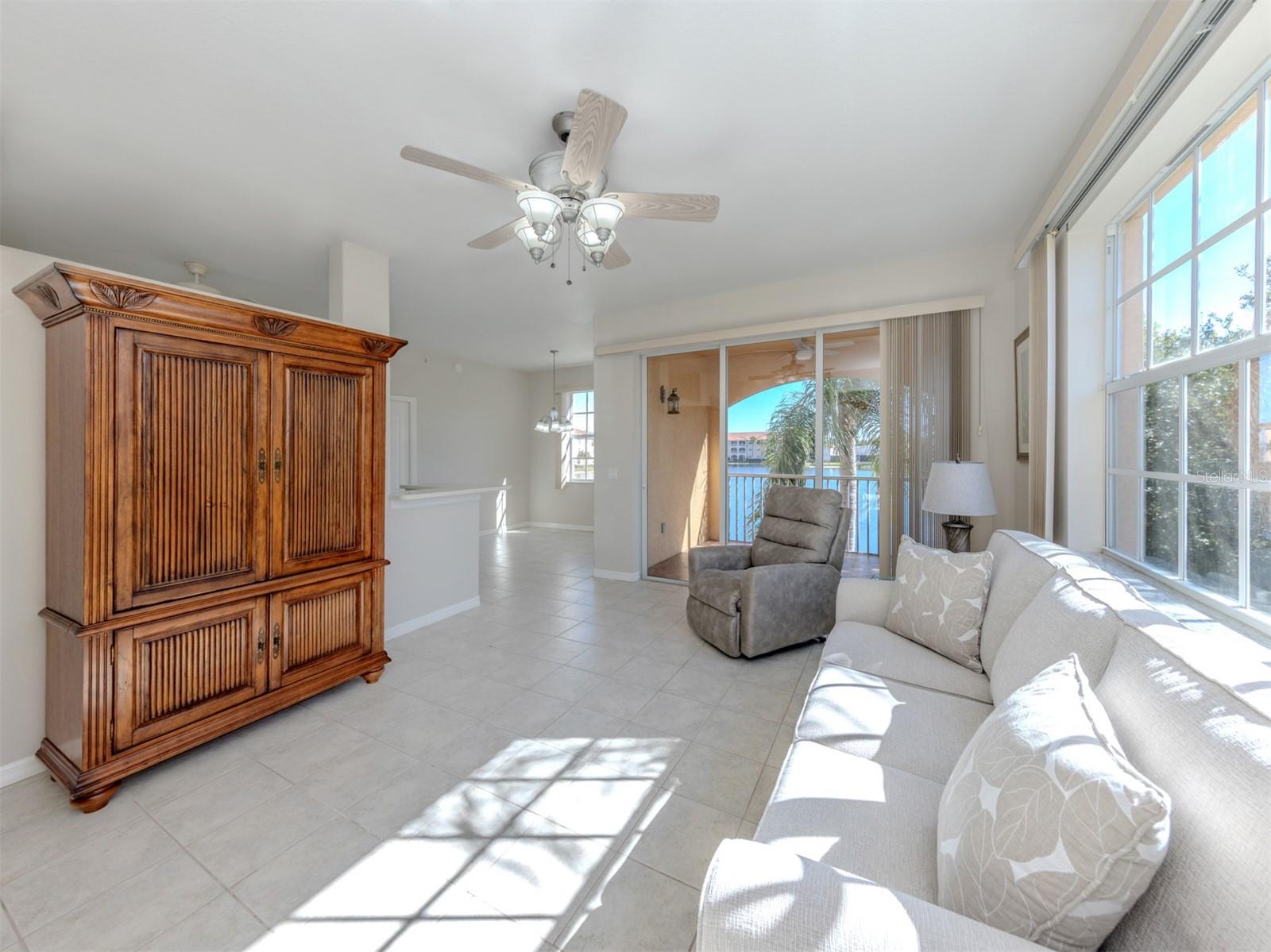 Image 6 of 27 For 120 L Pavia Boulevard 24