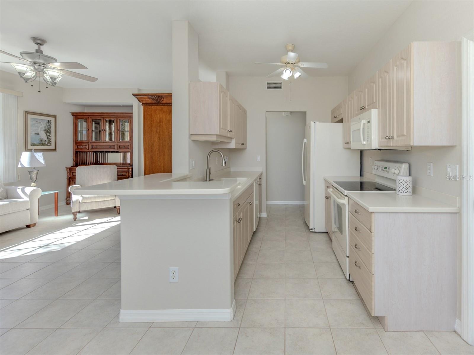 Image 9 of 27 For 120 L Pavia Boulevard 24