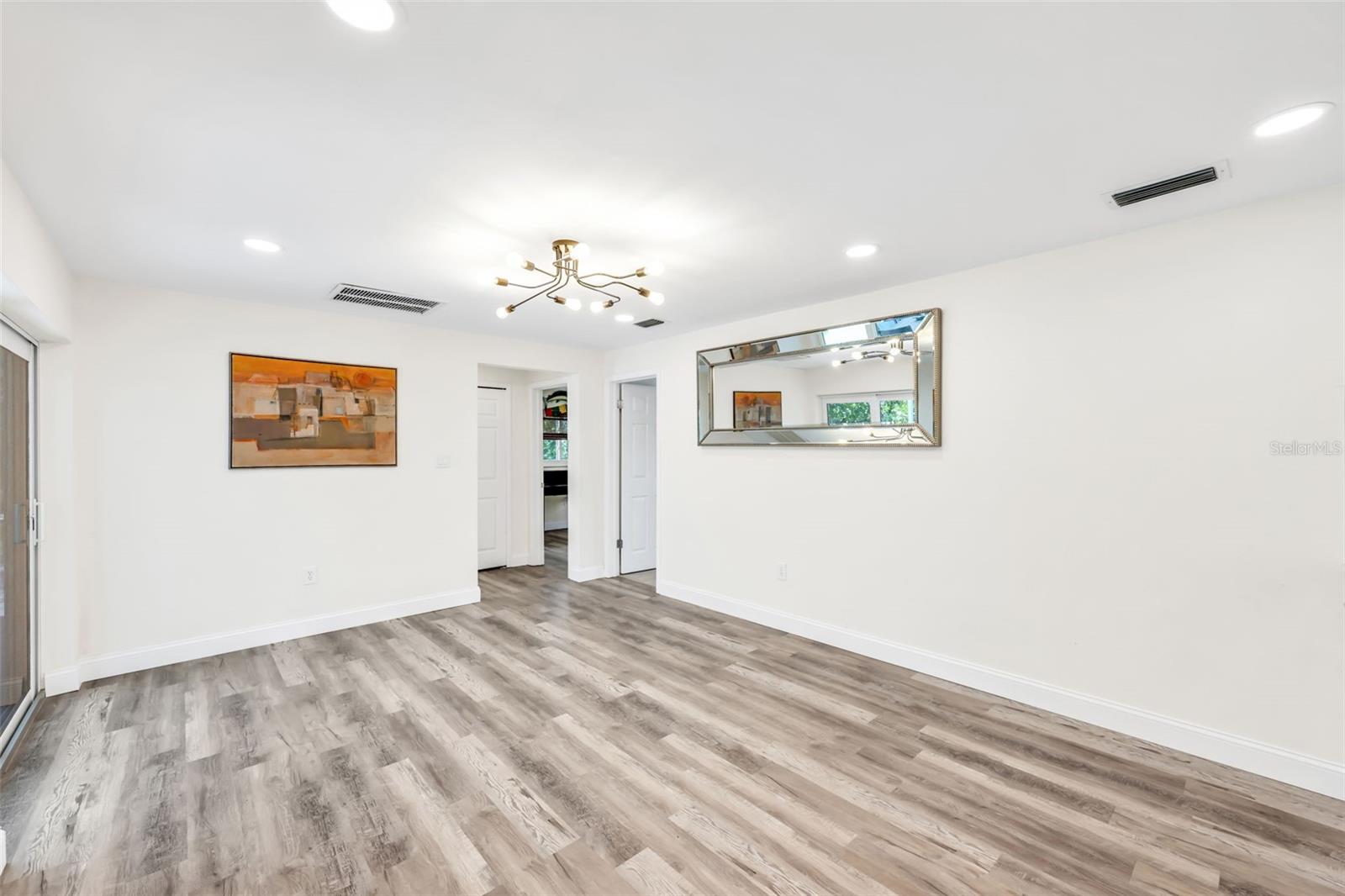 Image 19 of 30 For 392 Norwood Court