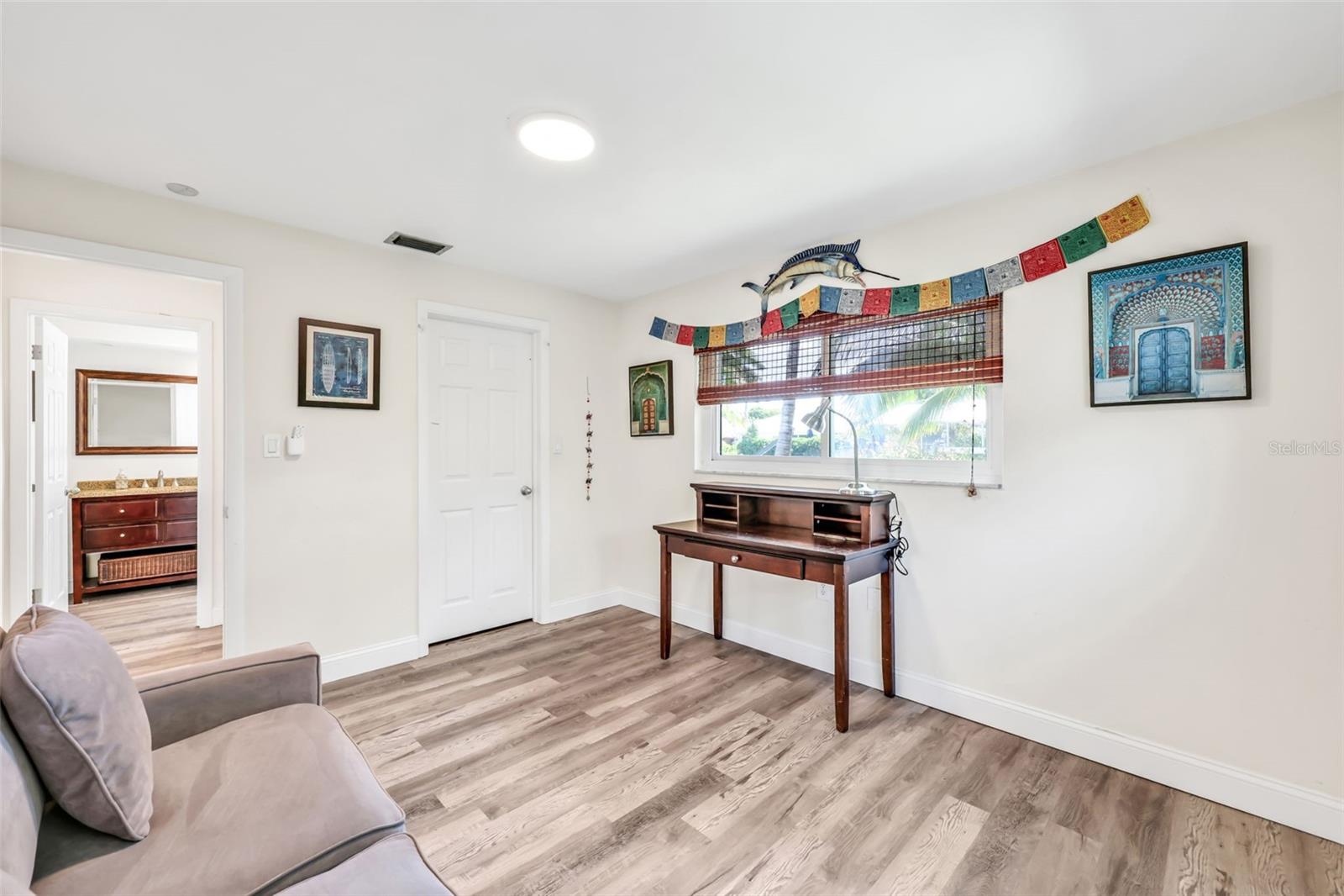 Image 21 of 30 For 392 Norwood Court