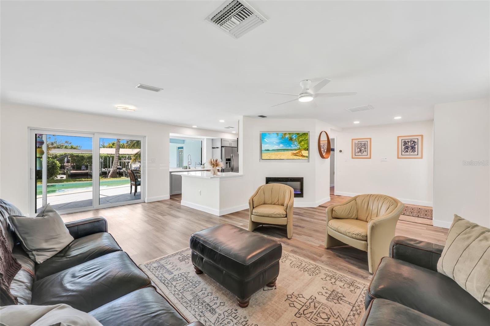 Image 8 of 30 For 392 Norwood Court