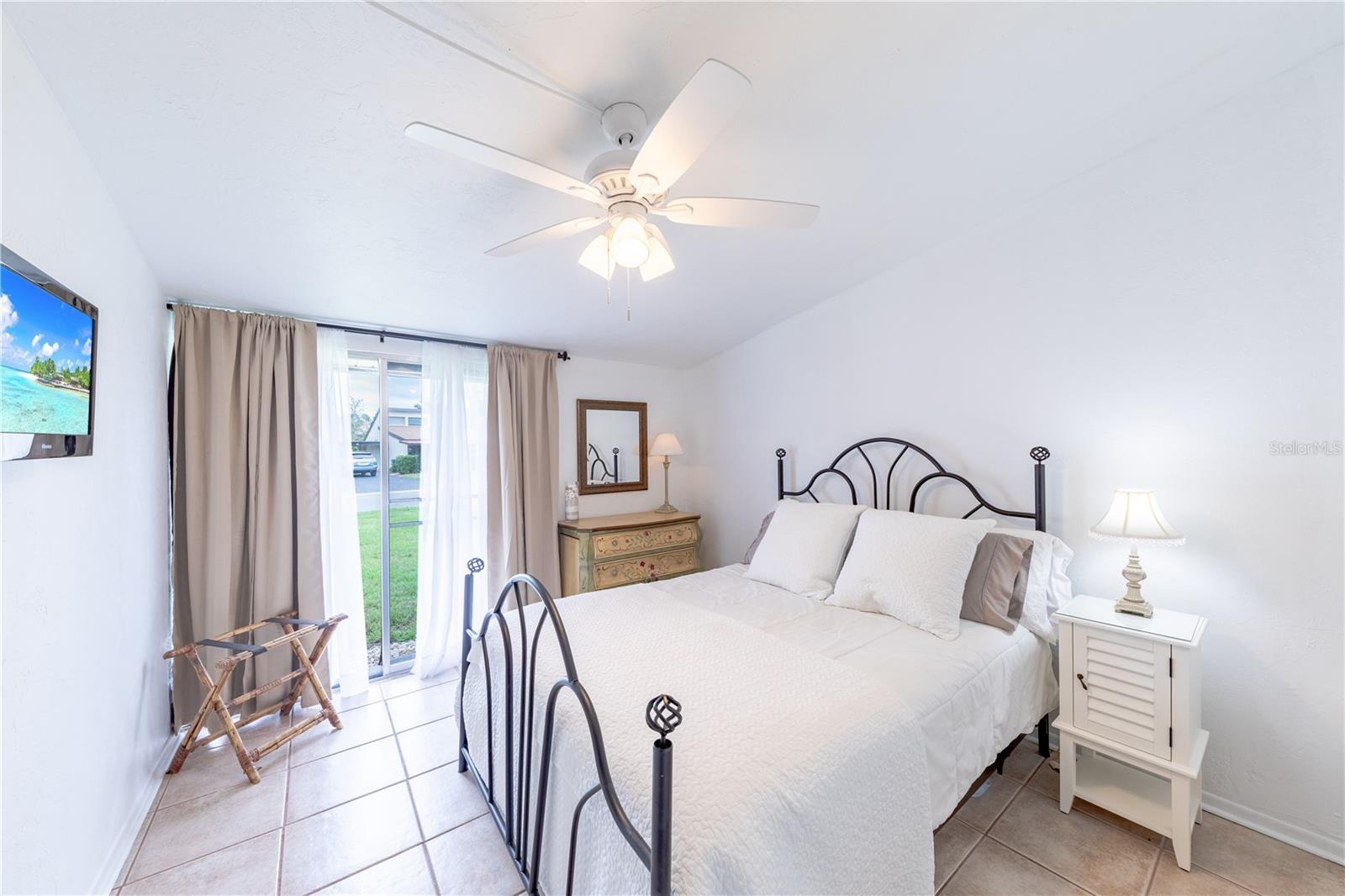 Image 19 of 34 For 633 White Pine Tree Road 27