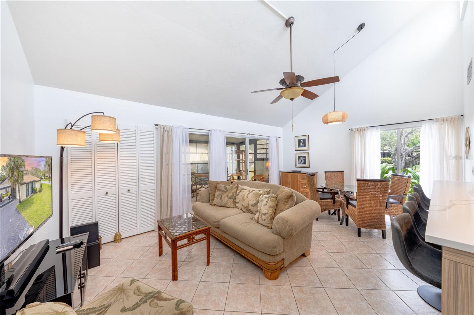 Image 5 of 34 For 633 White Pine Tree Road 27