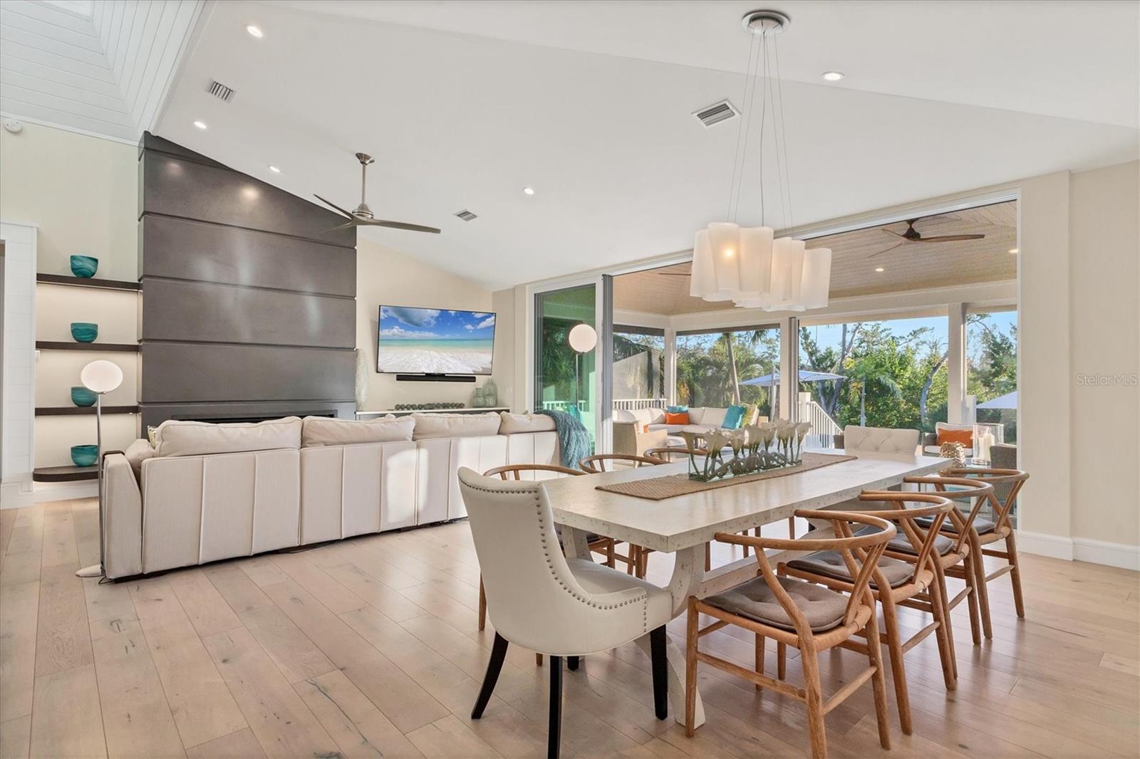 Image 11 of 70 For 709 Eagle Point Drive