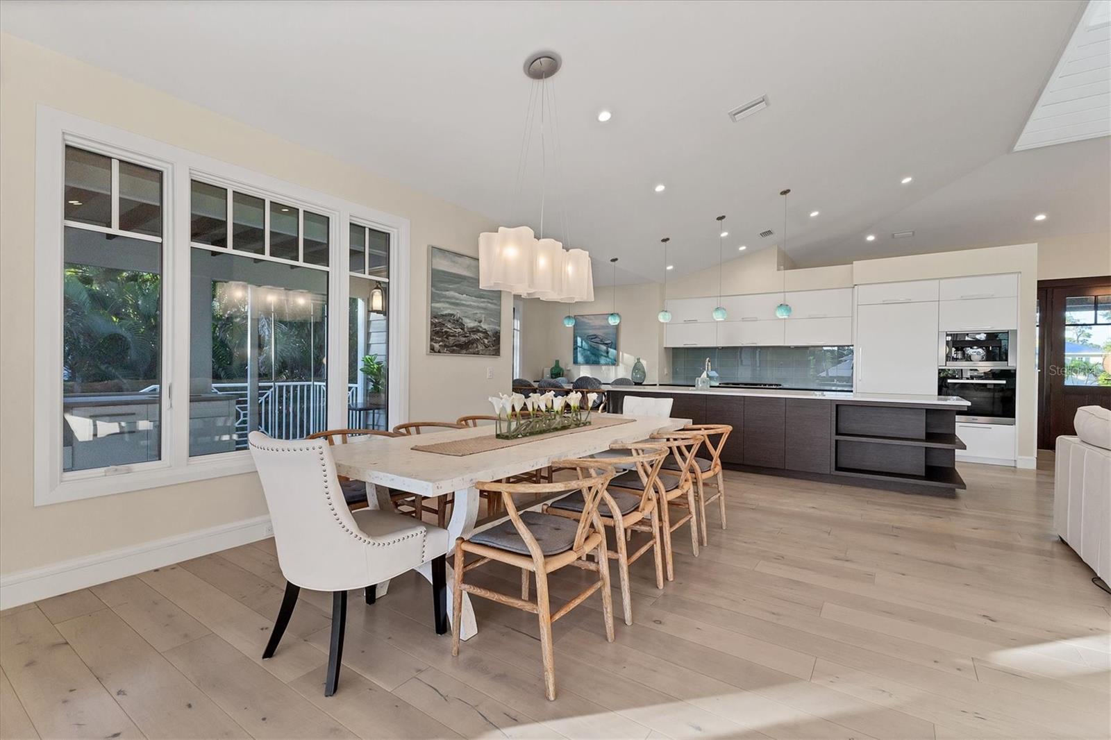 Image 13 of 70 For 709 Eagle Point Drive