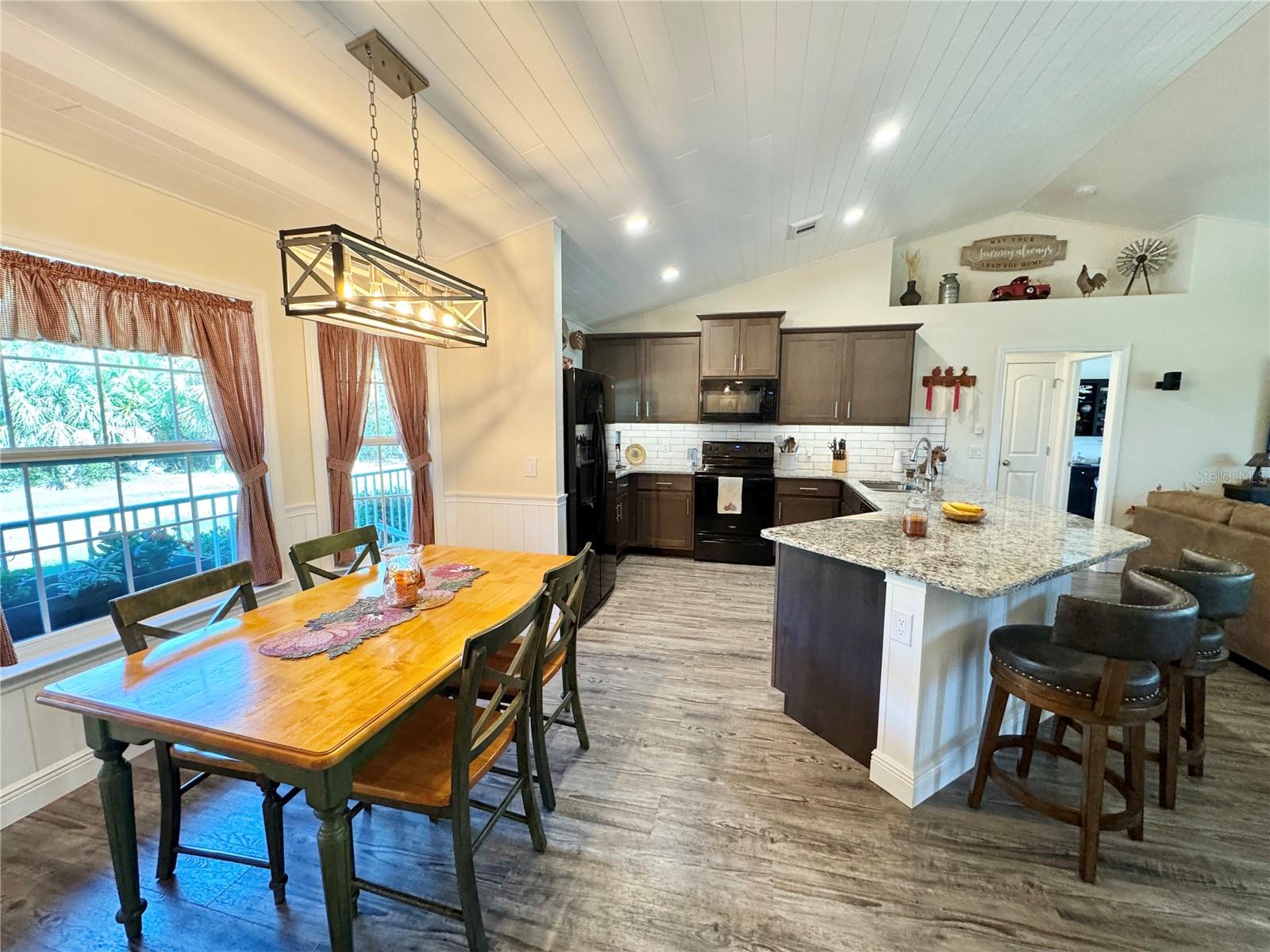 Image 24 of 69 For 6470 Raymur Street