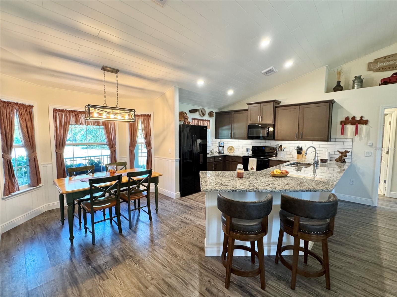 Image 27 of 69 For 6470 Raymur Street