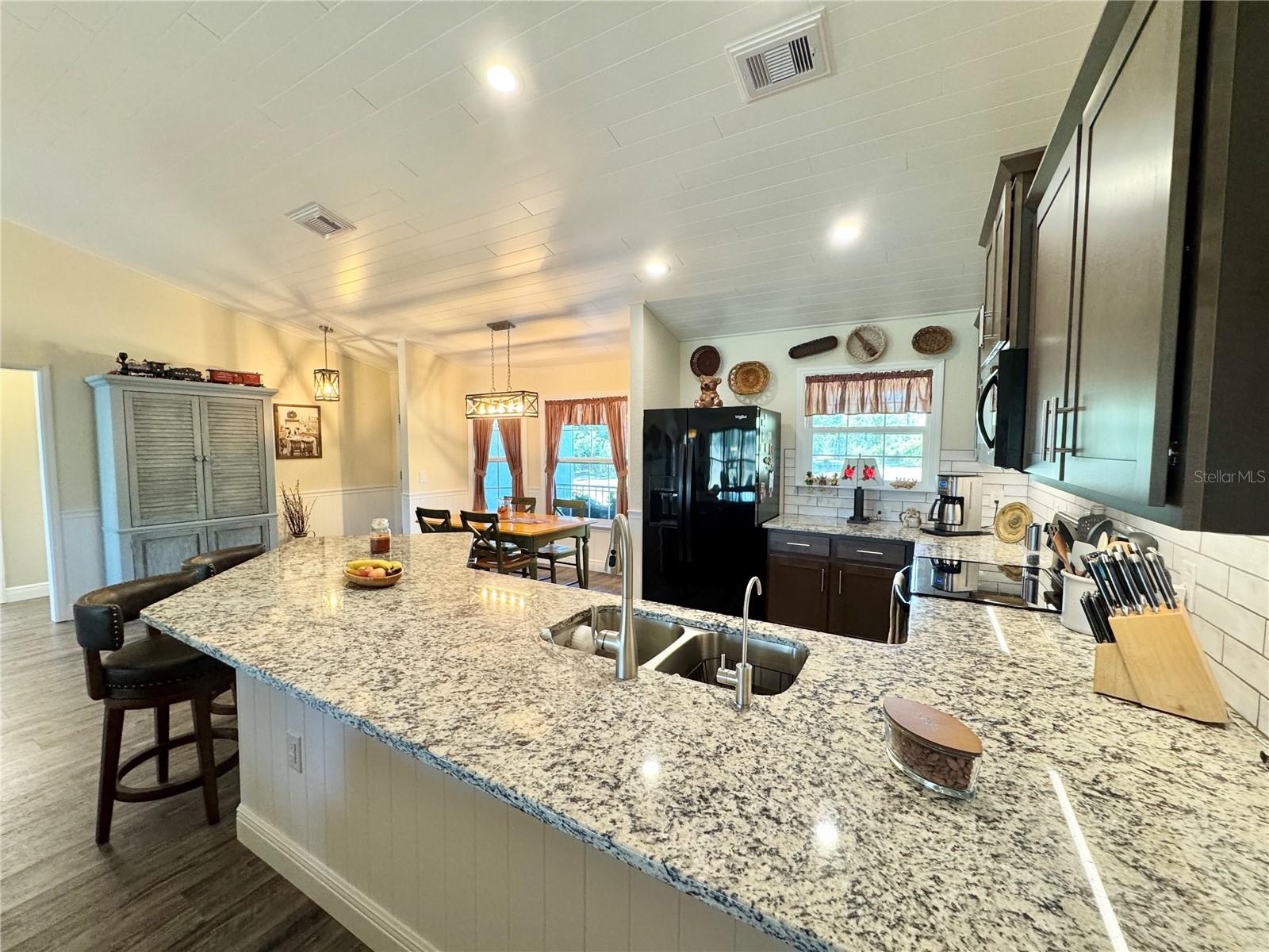 Image 32 of 69 For 6470 Raymur Street