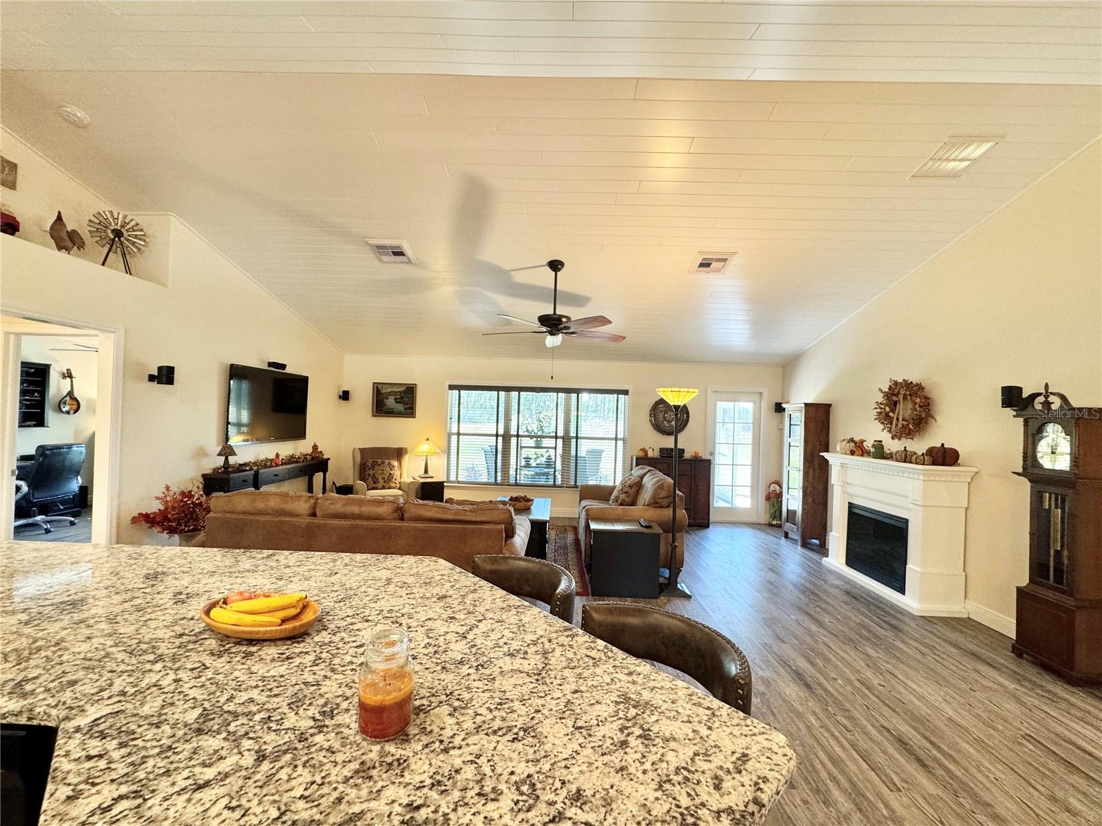 Image 33 of 69 For 6470 Raymur Street