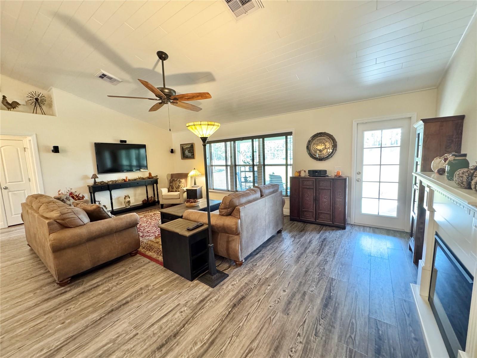 Image 35 of 69 For 6470 Raymur Street