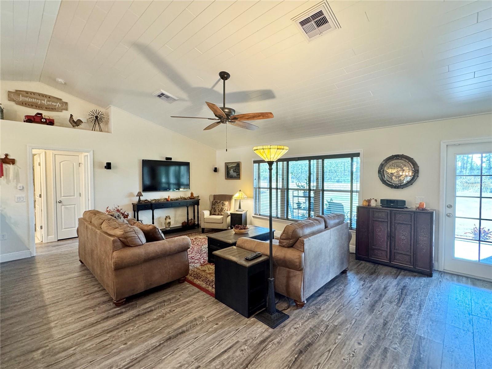 Image 36 of 69 For 6470 Raymur Street