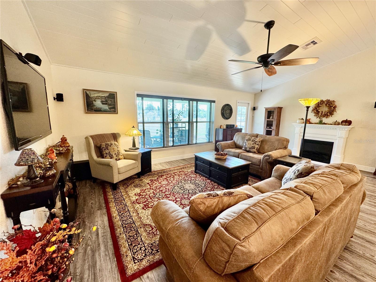 Image 38 of 69 For 6470 Raymur Street