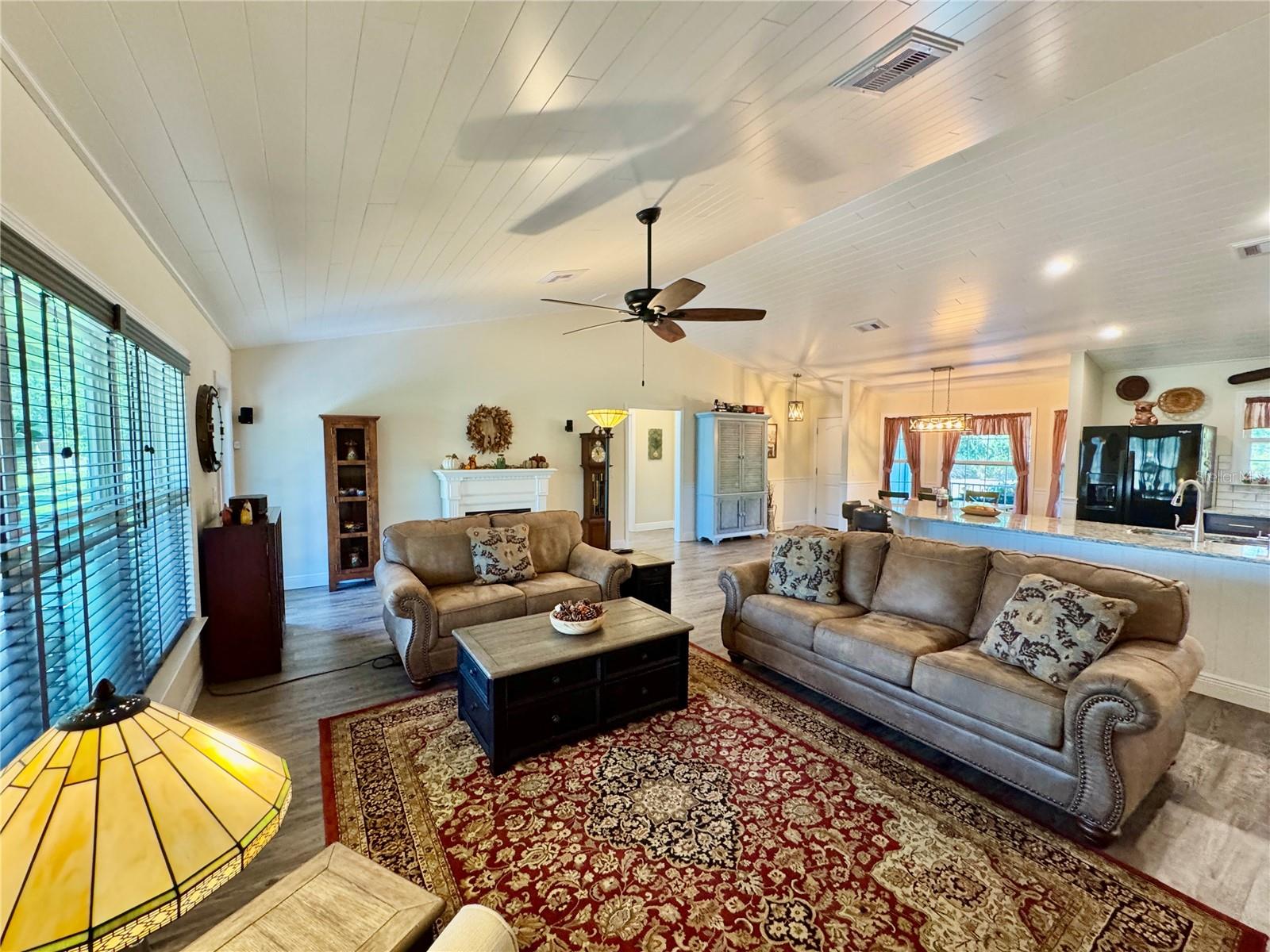 Image 39 of 69 For 6470 Raymur Street