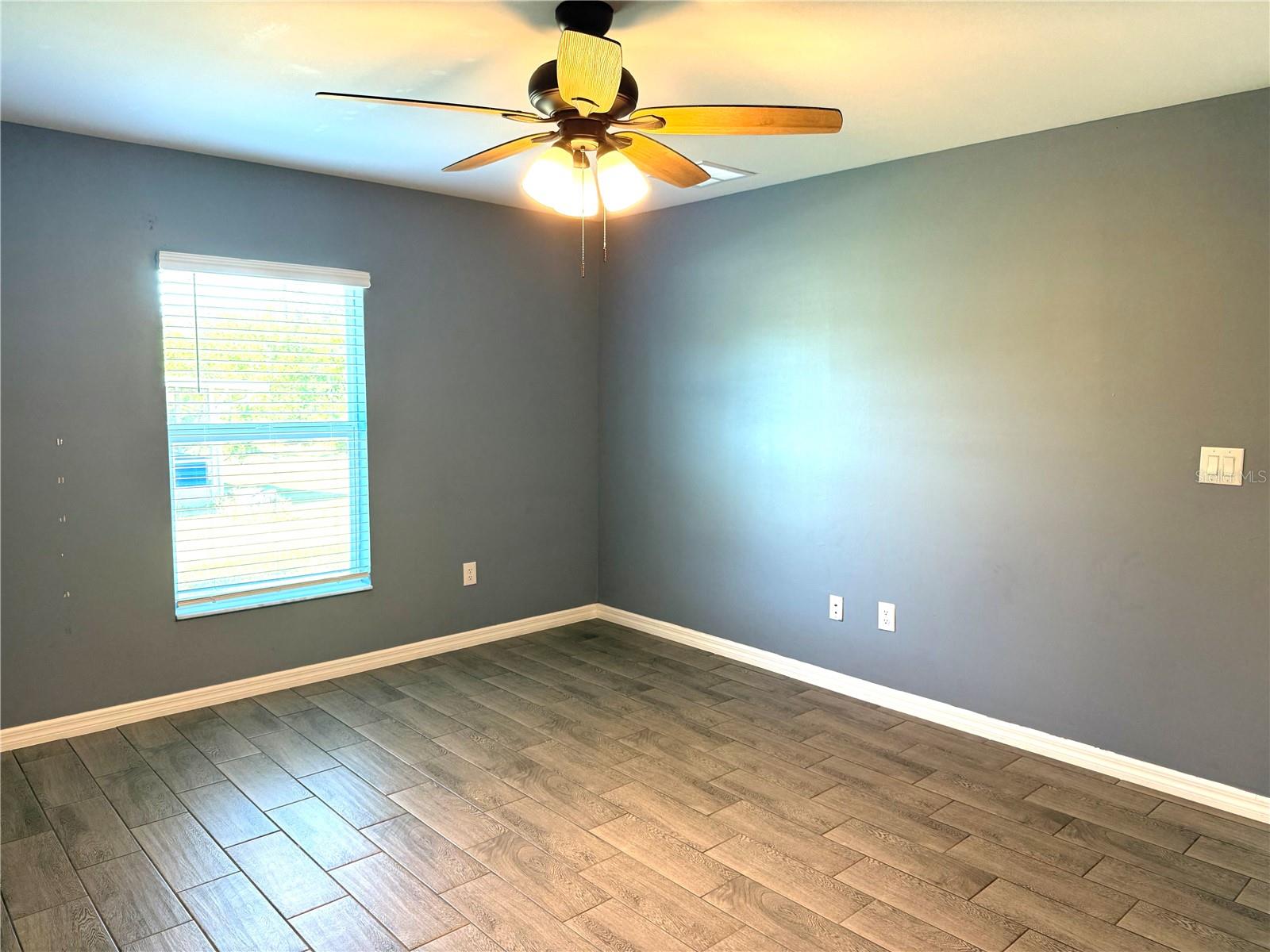 Image 4 of 12 For 1263 Somerset Street