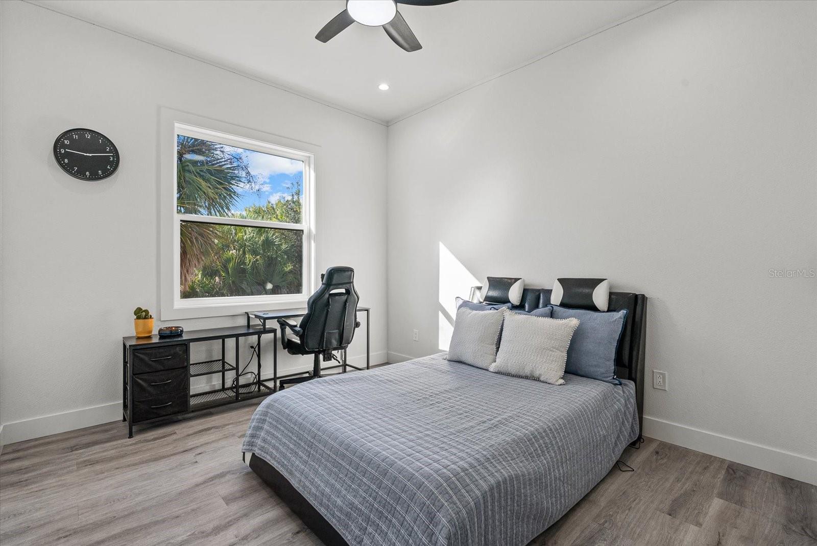 Image 25 of 43 For 8045 Bosco Road