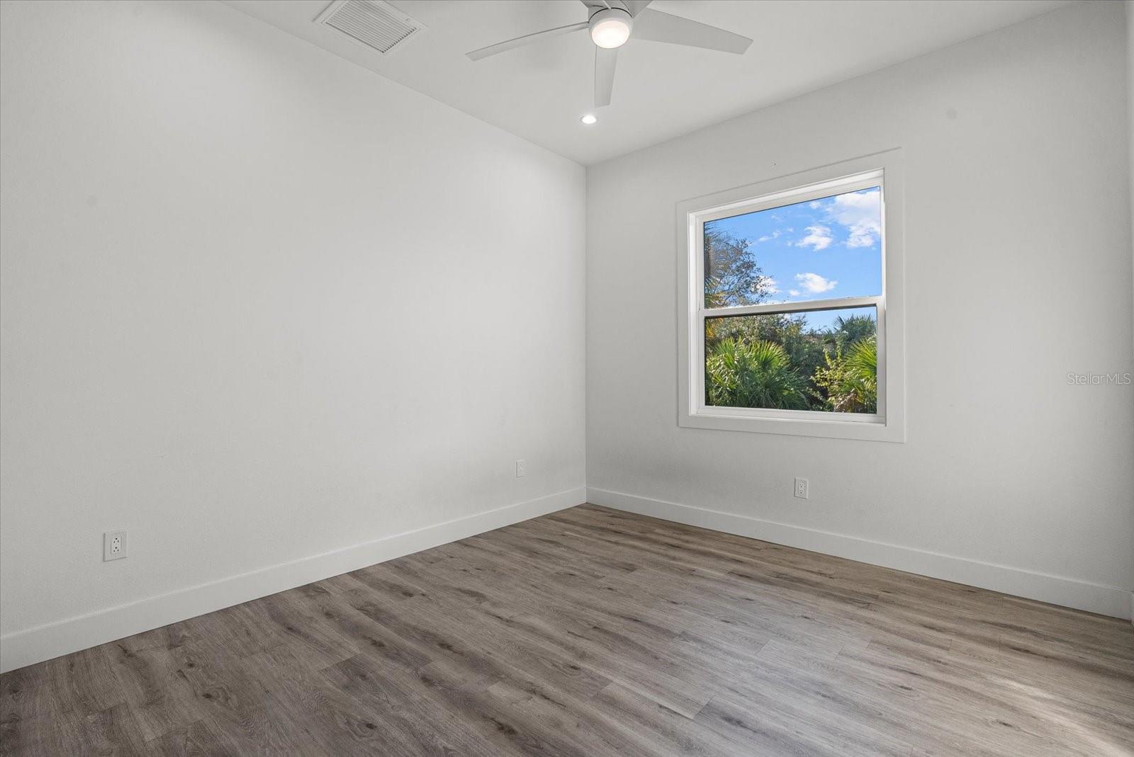 Image 27 of 43 For 8045 Bosco Road