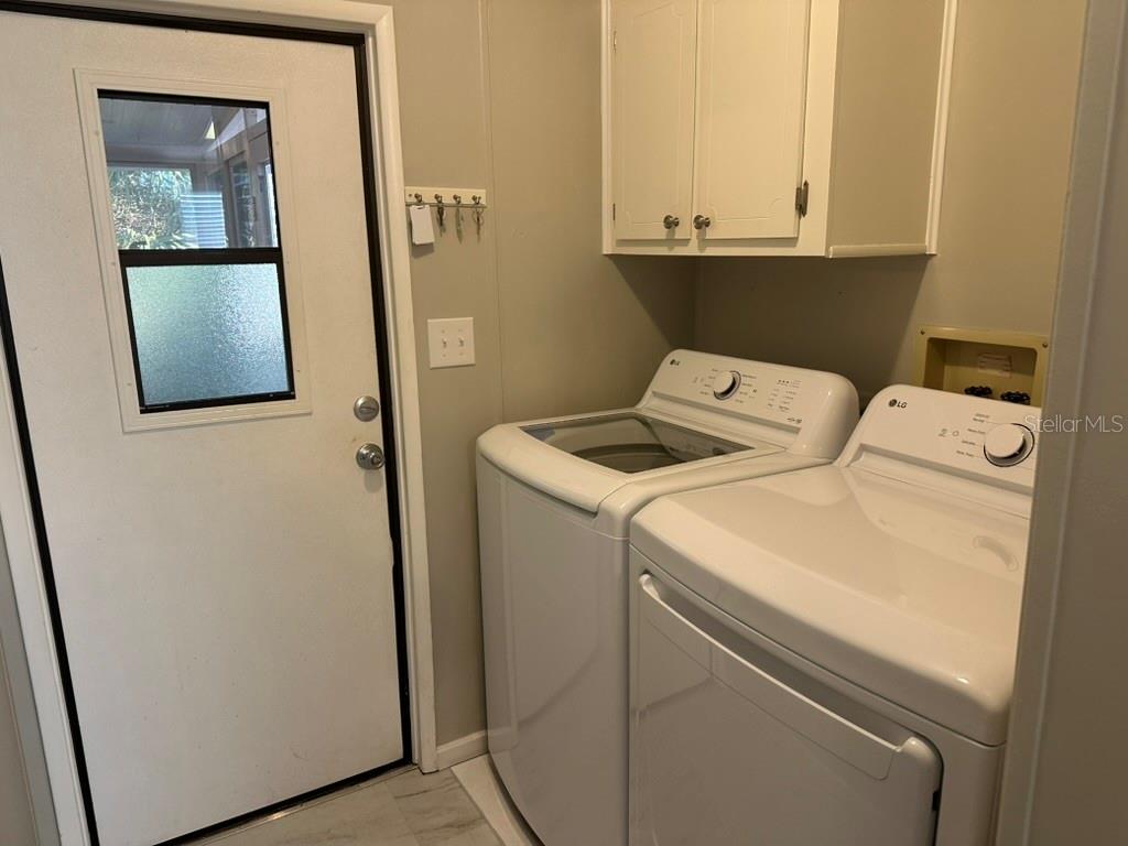 Image 13 of 16 For 526 Parkwood Avenue