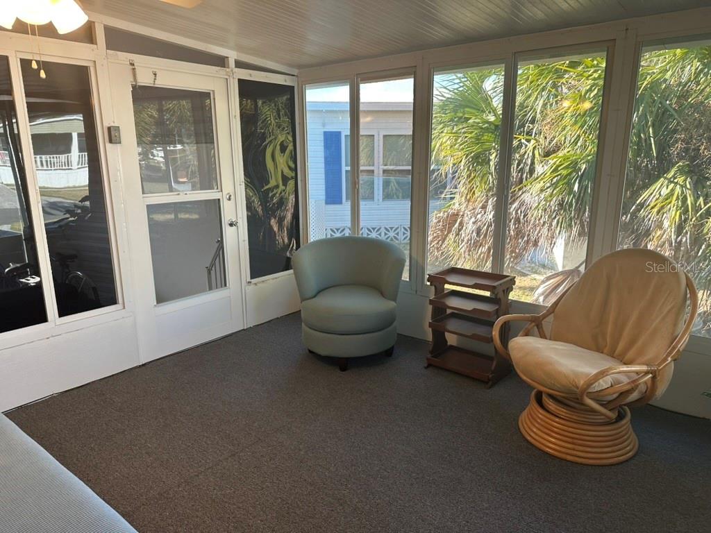 Image 14 of 16 For 526 Parkwood Avenue