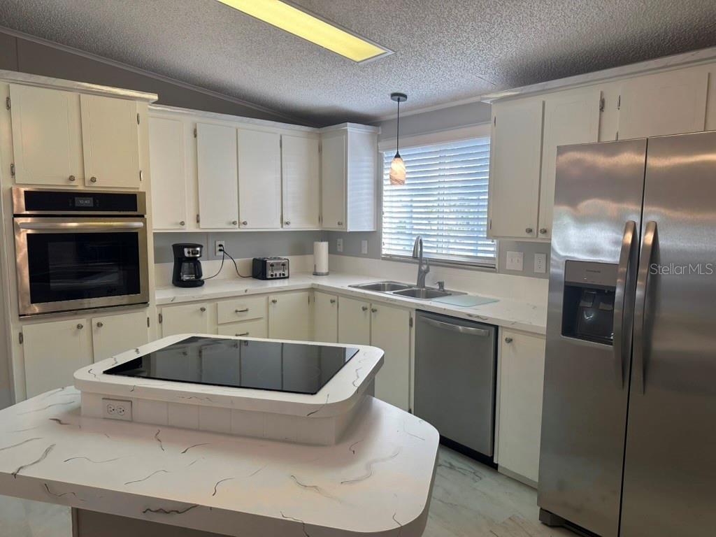 Image 5 of 16 For 526 Parkwood Avenue