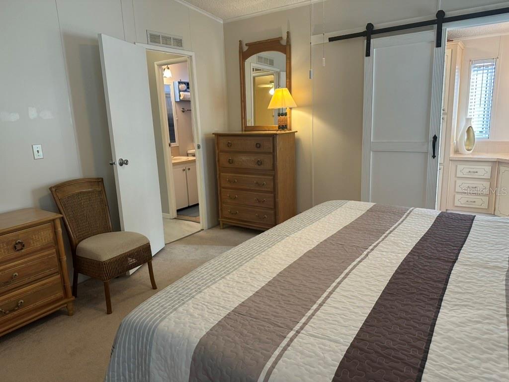 Image 7 of 16 For 526 Parkwood Avenue