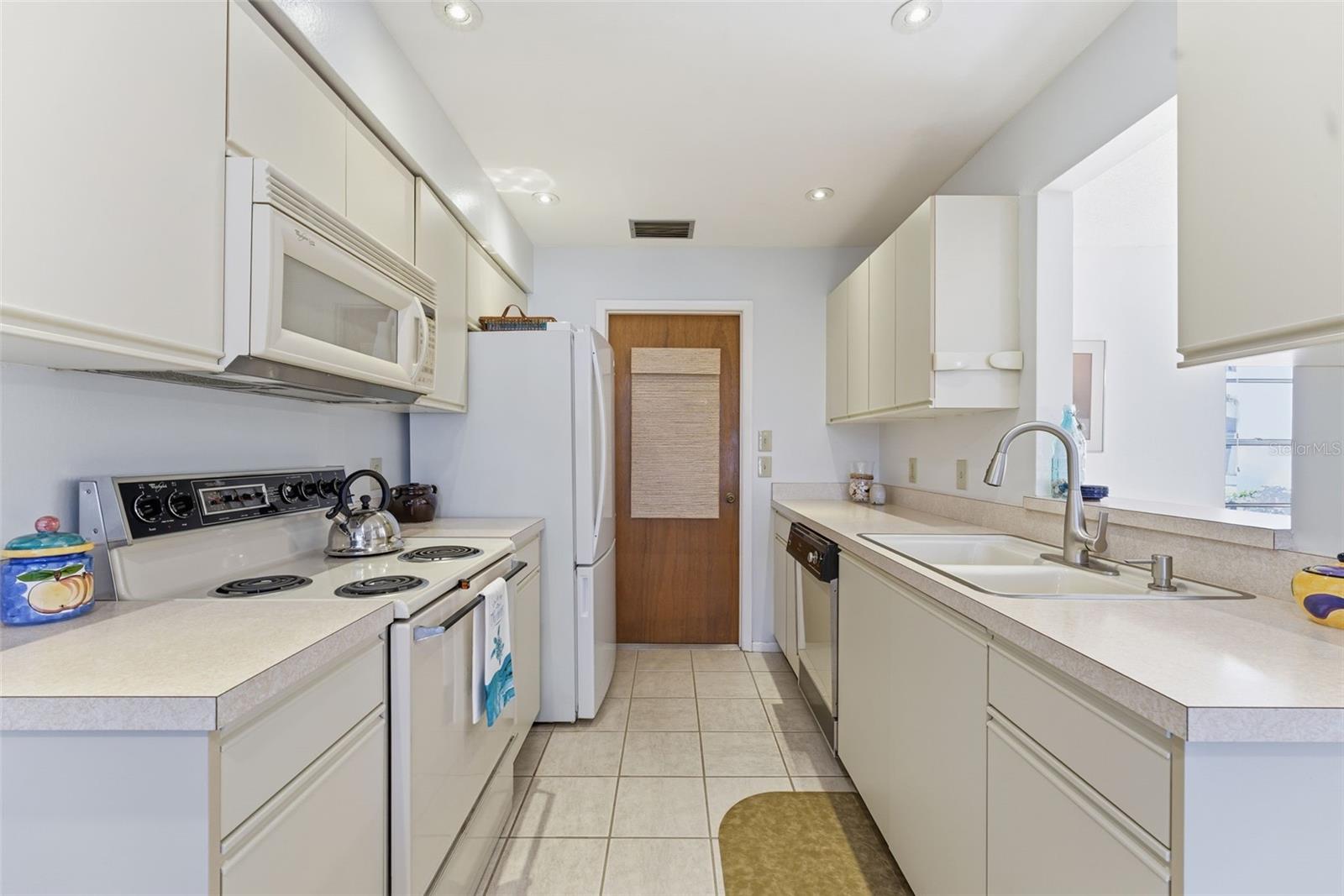 Image 6 of 26 For 605 Apple Lane