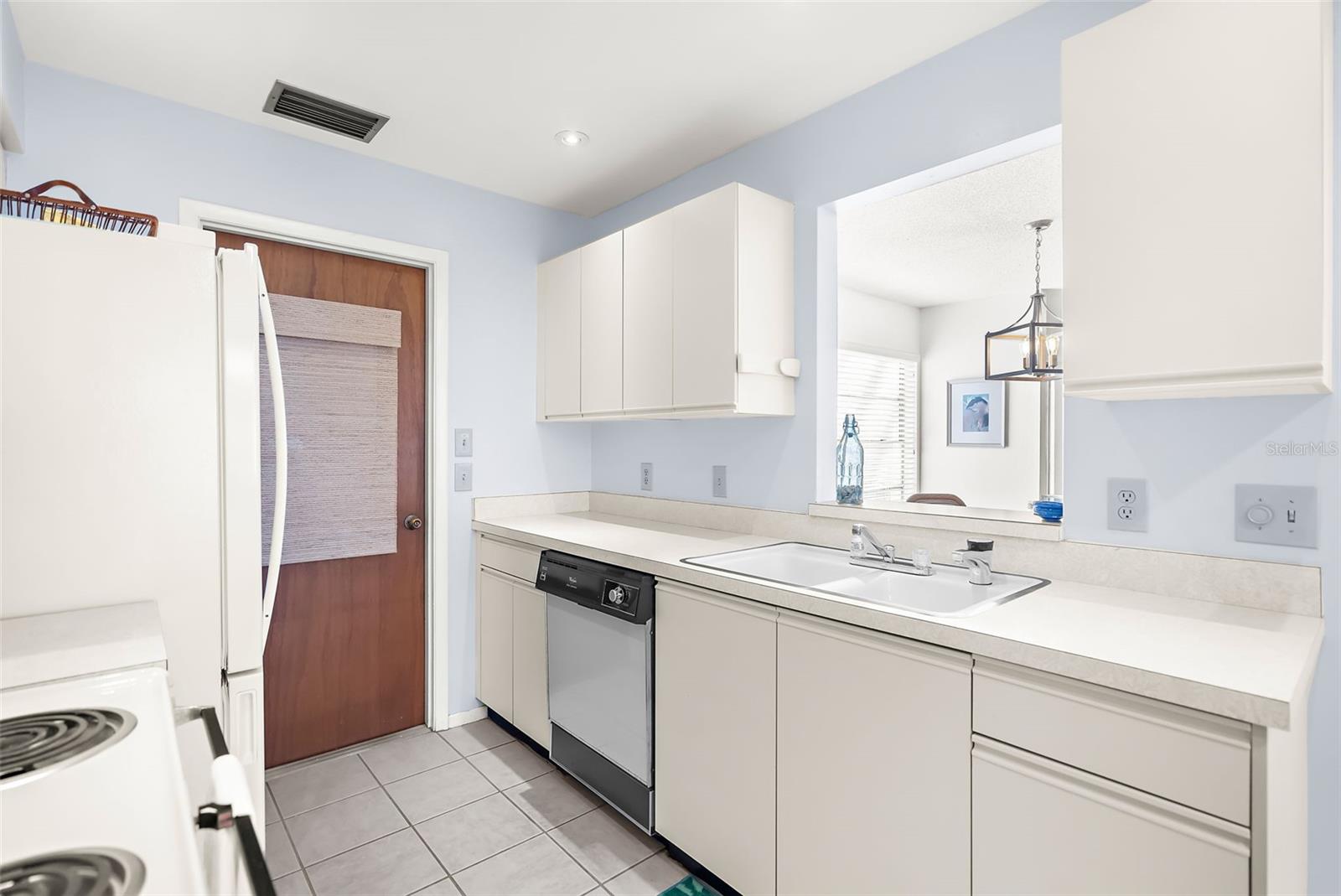 Image 8 of 26 For 605 Apple Lane