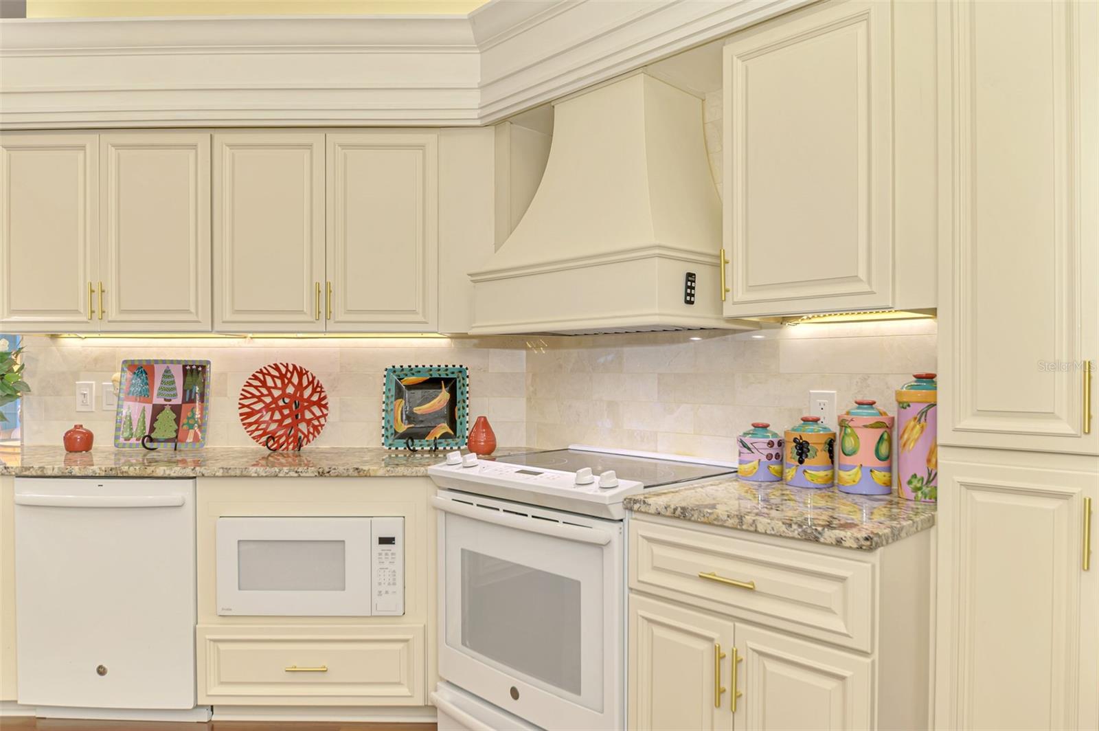 Image 36 of 98 For 26 Golf View Drive