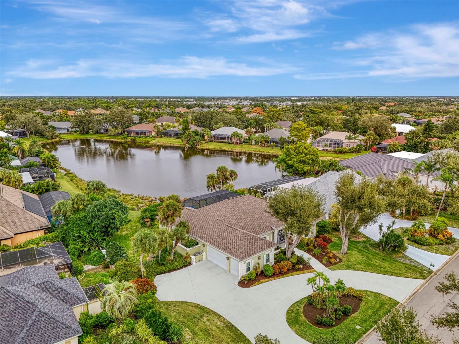 Image 6 of 98 For 26 Golf View Drive