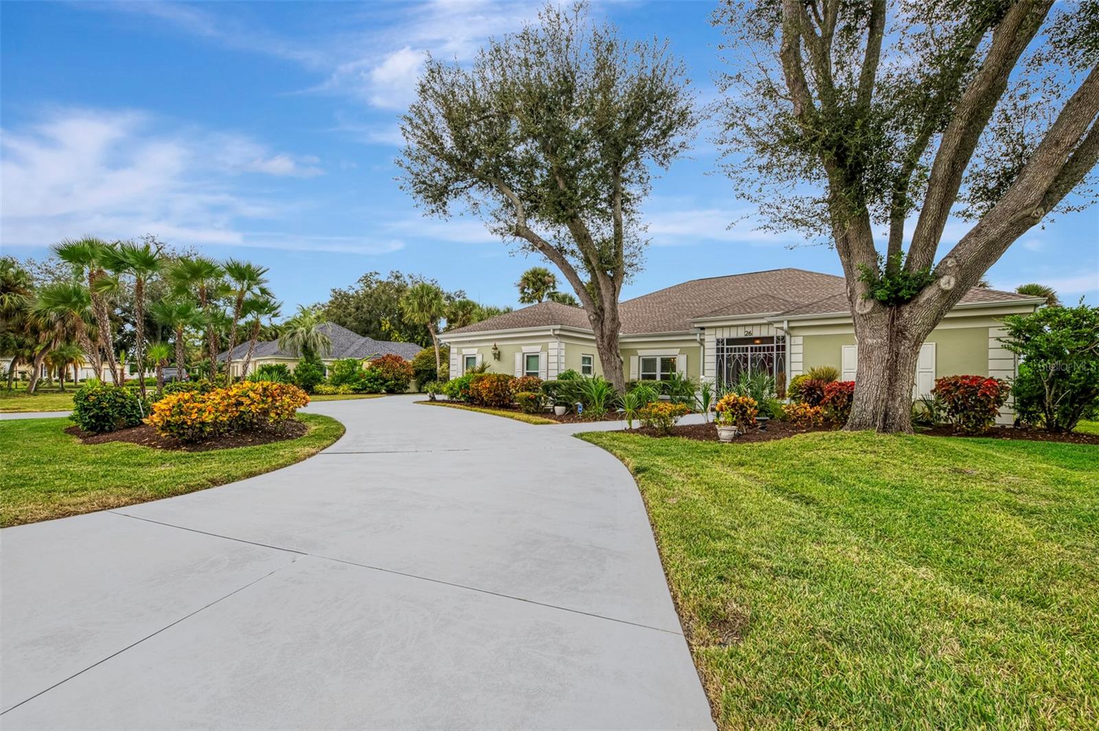 Image 8 of 98 For 26 Golf View Drive