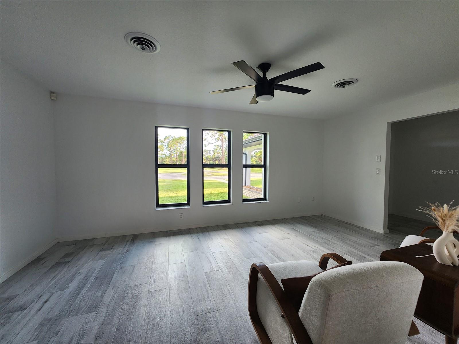 Image 19 of 38 For 900 Crestwood Road