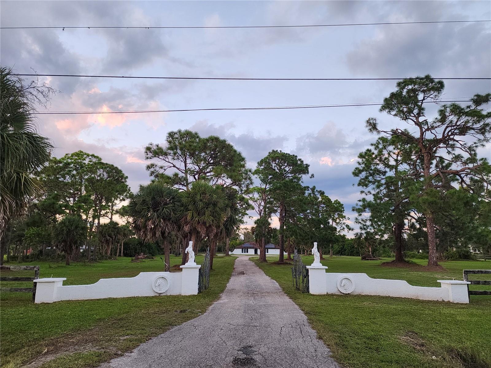 Image 23 of 38 For 900 Crestwood Road