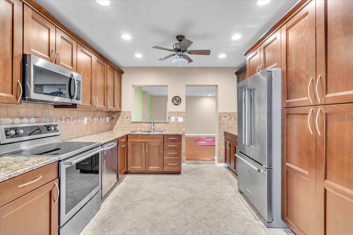 Image 7 of 40 For 720 Myrtle Avenue