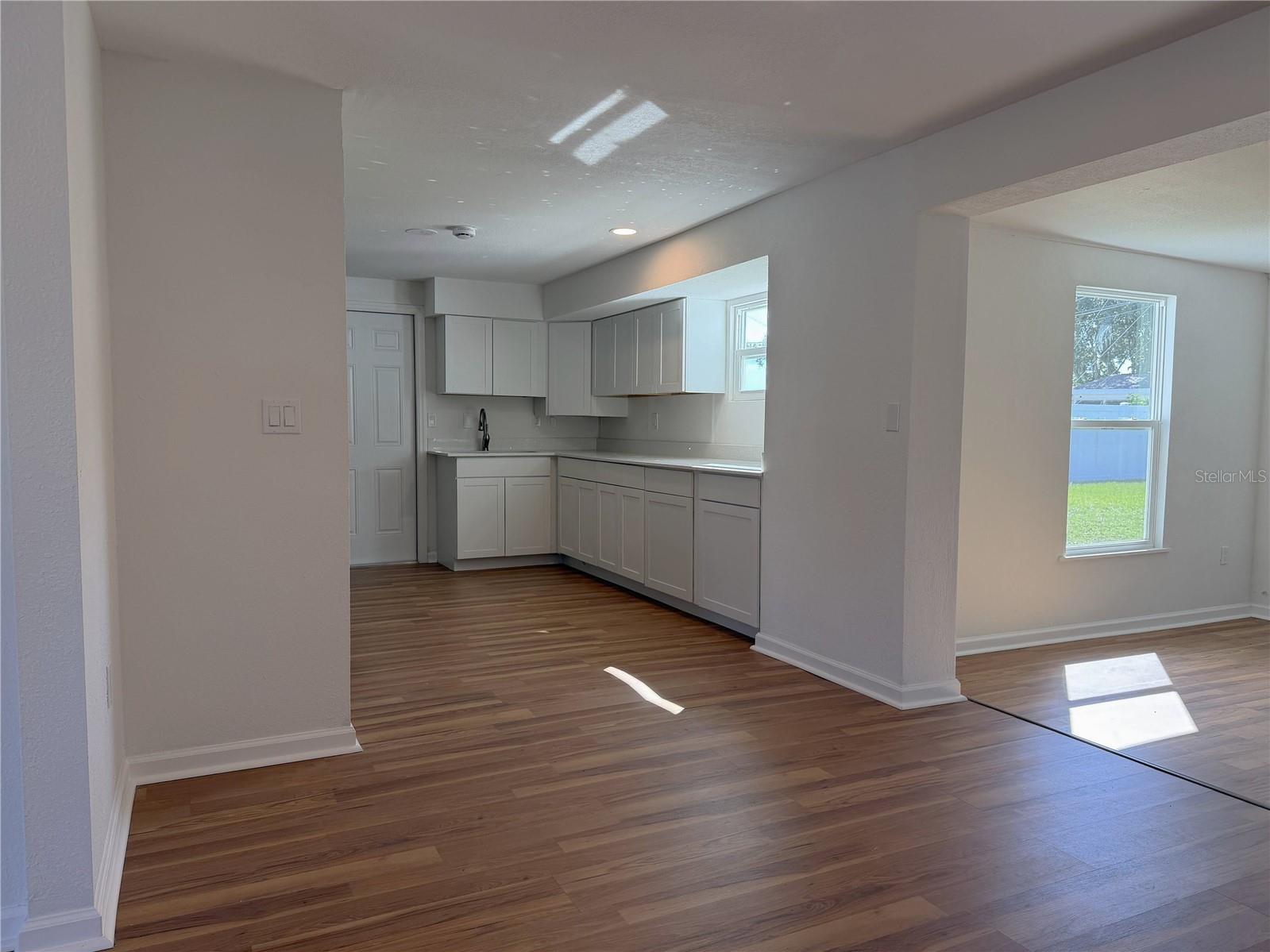 Image 7 of 22 For 249 Mount Vernon Drive