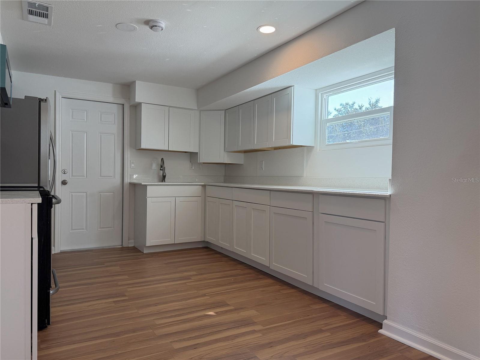 Image 9 of 22 For 249 Mount Vernon Drive