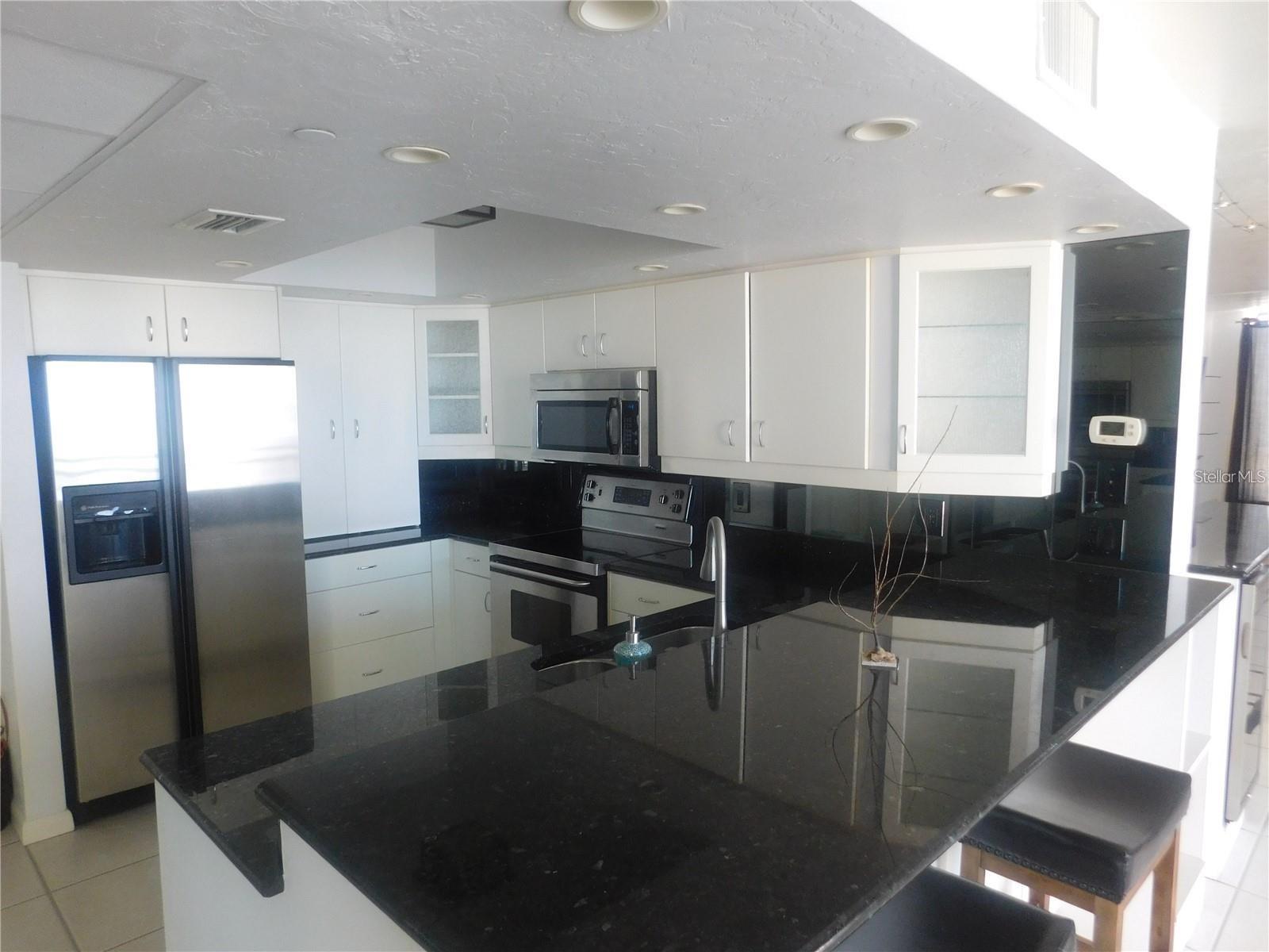 Image 10 of 23 For 627 Alhambra Road 603