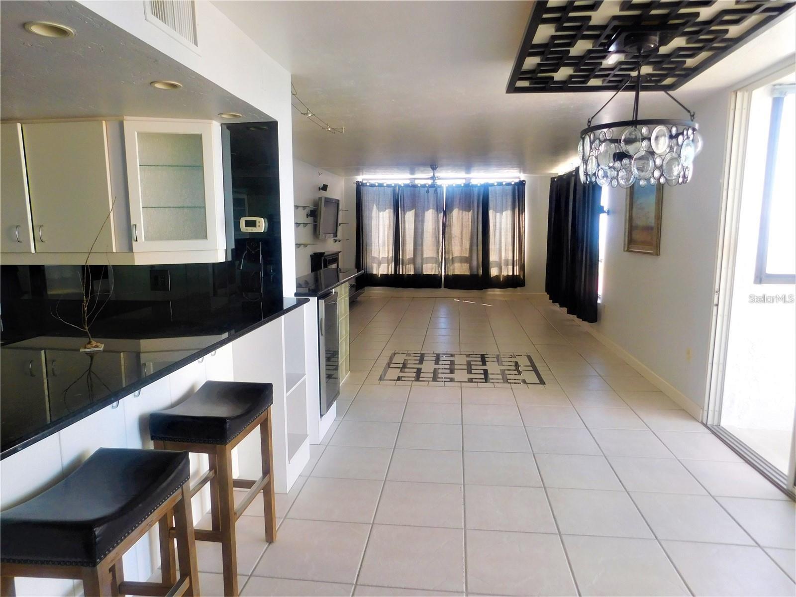 Image 11 of 23 For 627 Alhambra Road 603