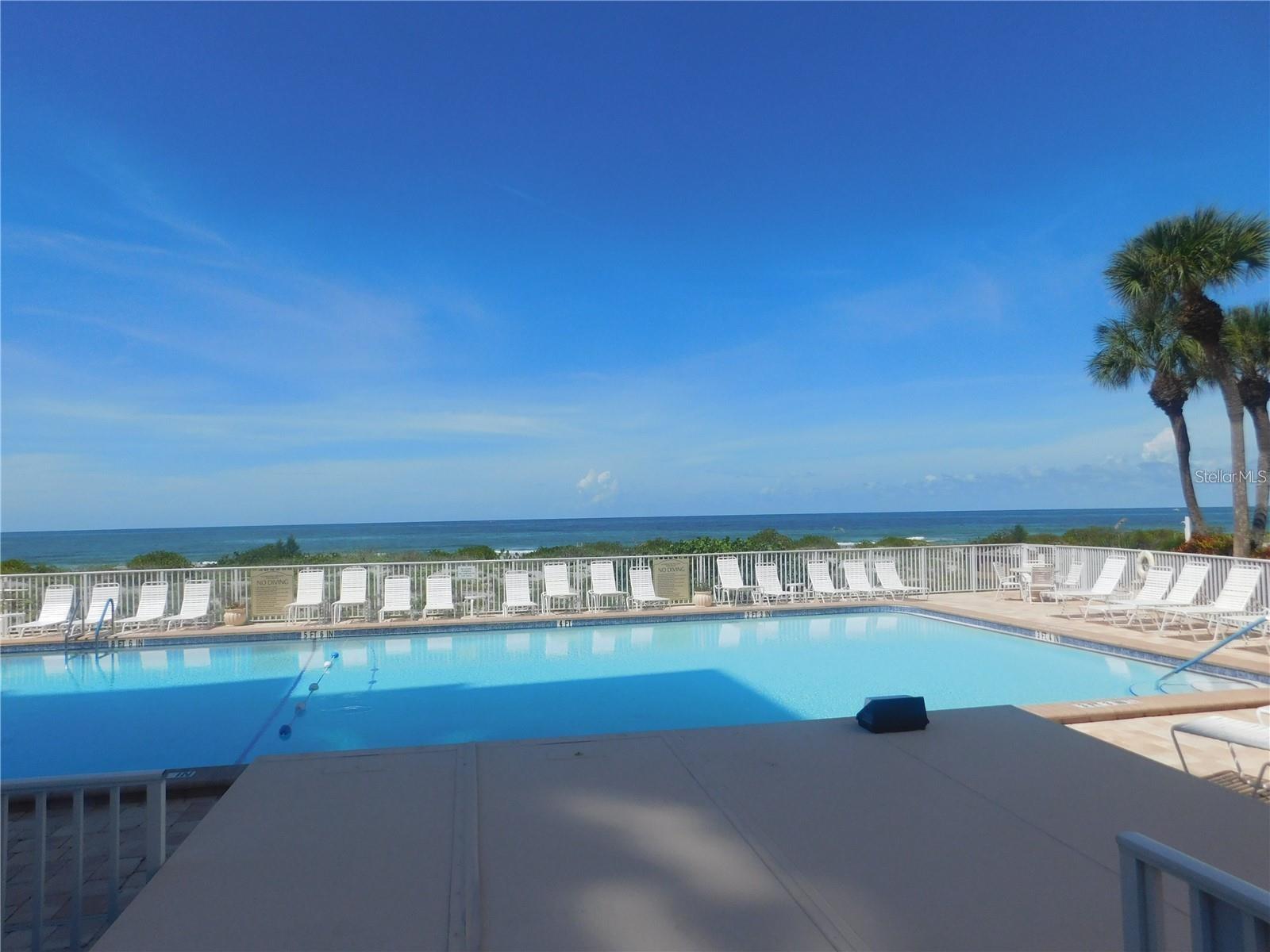 Image 2 of 23 For 627 Alhambra Road 603