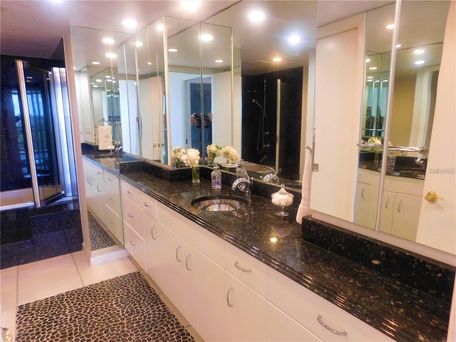 Image 21 of 23 For 627 Alhambra Road 603