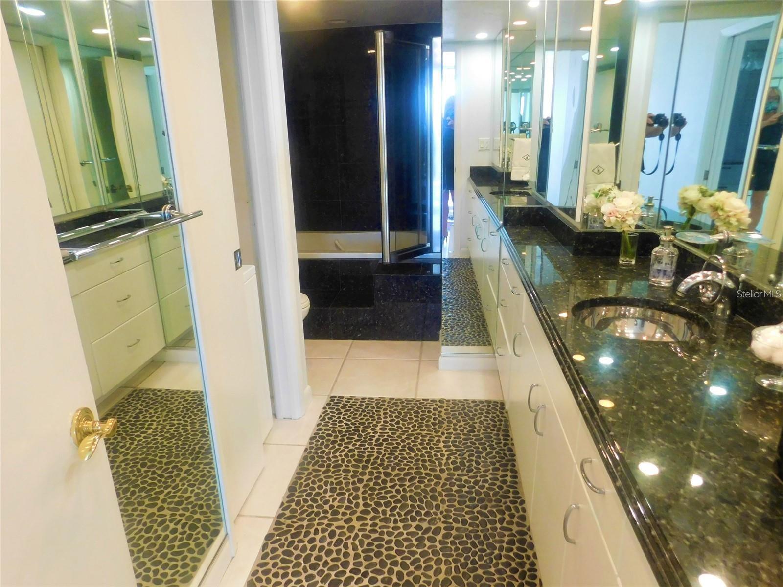 Image 22 of 23 For 627 Alhambra Road 603