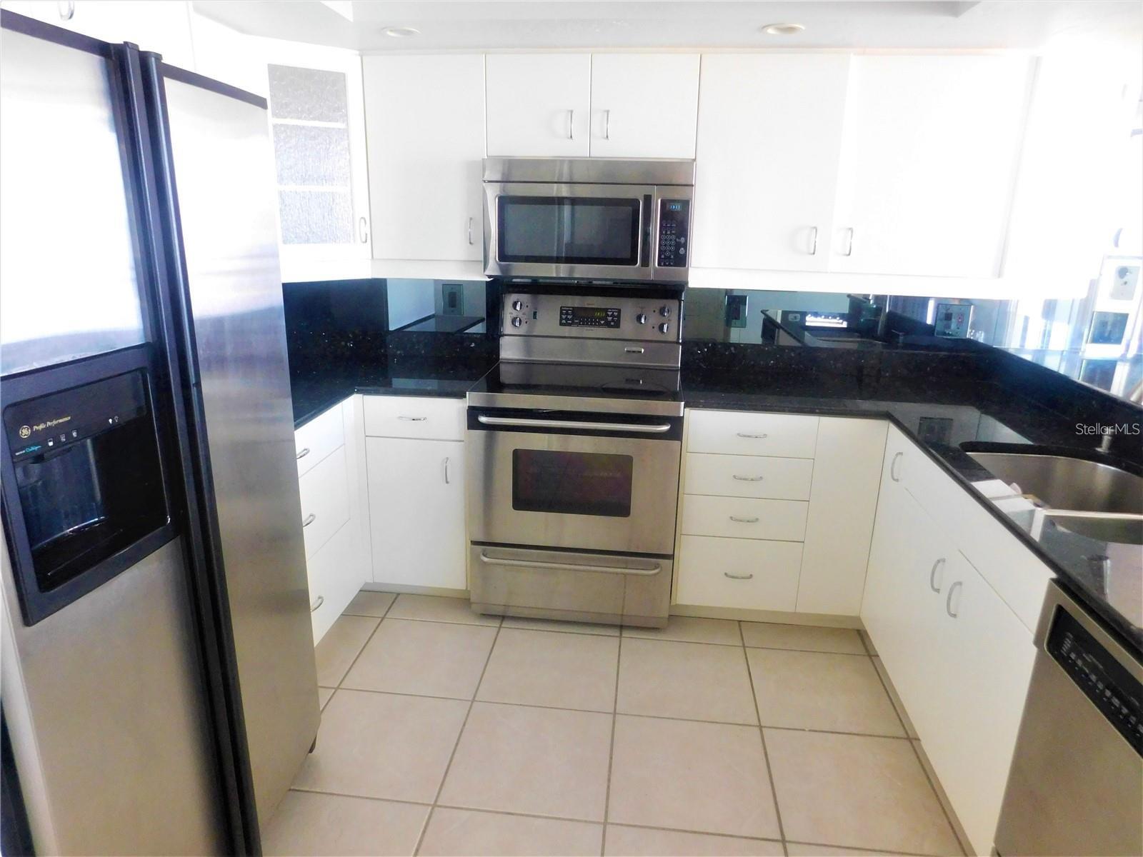 Image 9 of 23 For 627 Alhambra Road 603