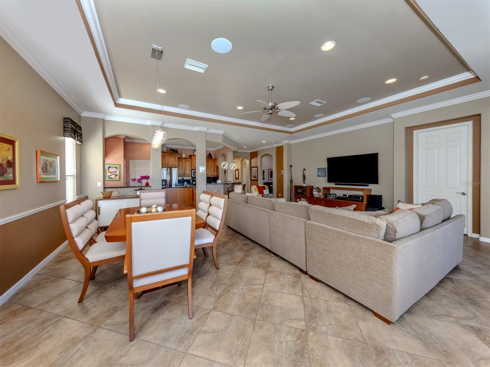 Image 11 of 76 For 157 Palazzo Court