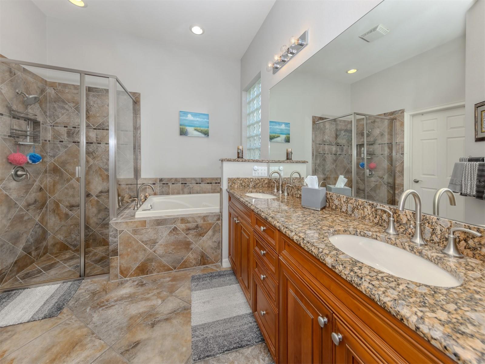 Image 21 of 76 For 157 Palazzo Court