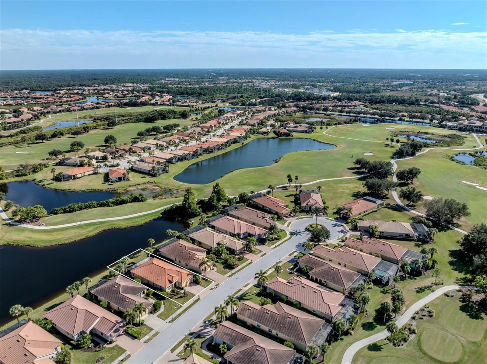 Image 34 of 76 For 157 Palazzo Court