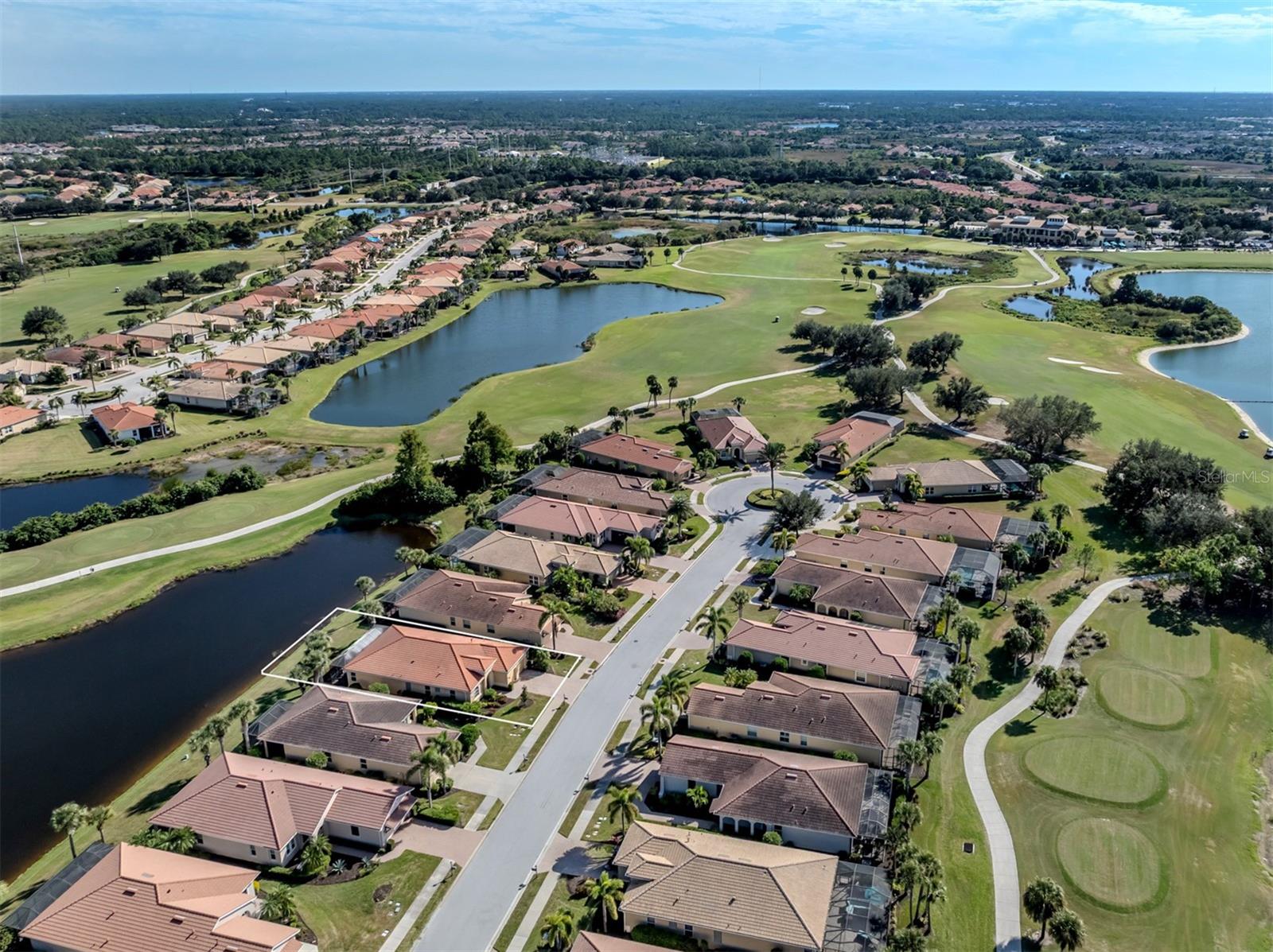 Image 35 of 76 For 157 Palazzo Court