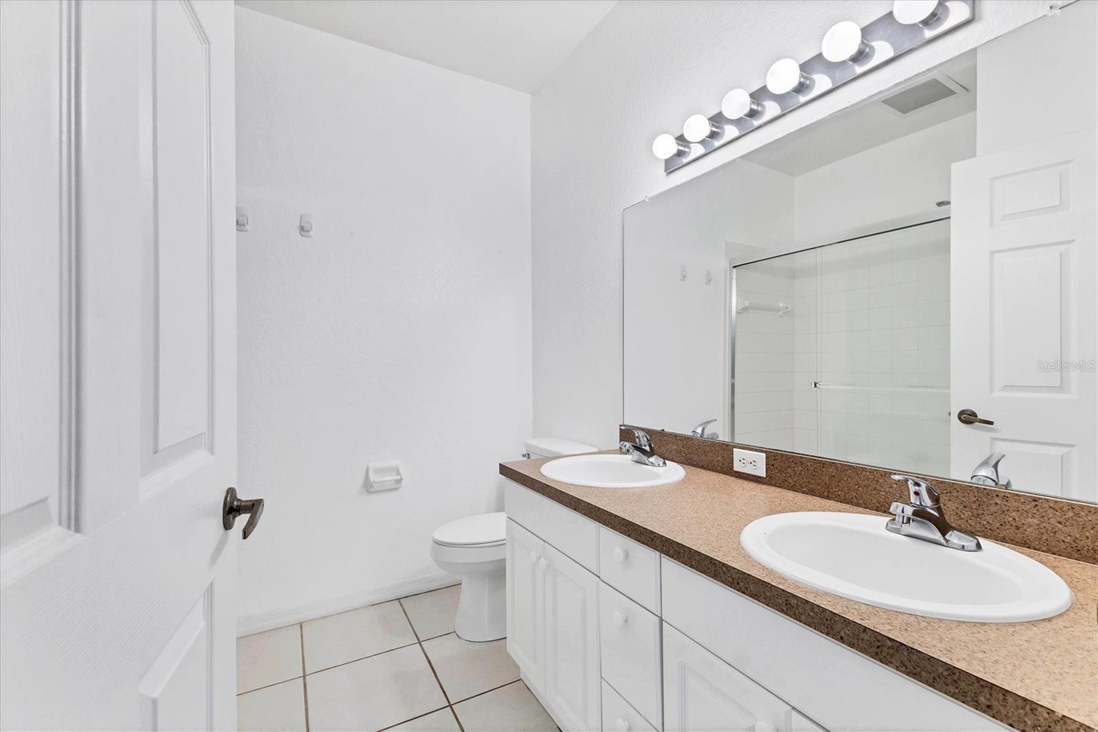 Image 17 of 27 For 3921 Mediterranea Circle 212