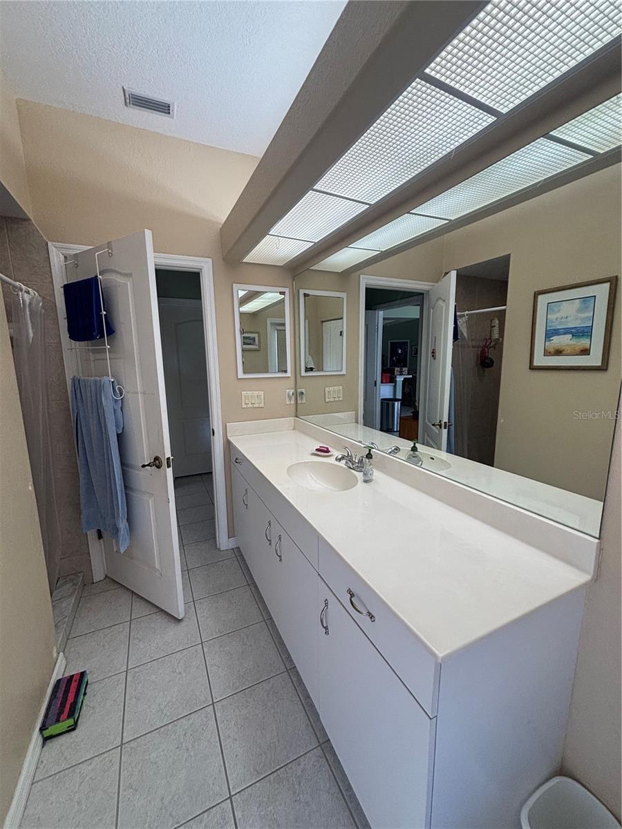 Image 17 of 35 For 144 Grand Oak Circle