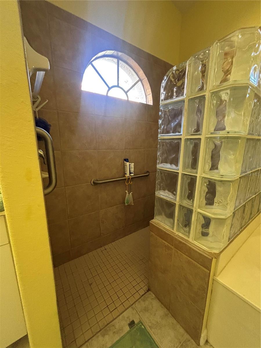 Image 22 of 35 For 144 Grand Oak Circle