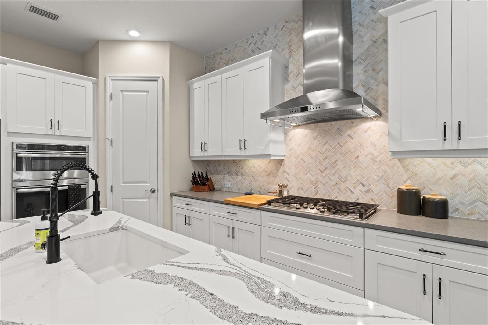 Image 16 of 81 For 12631 Dunedin Street