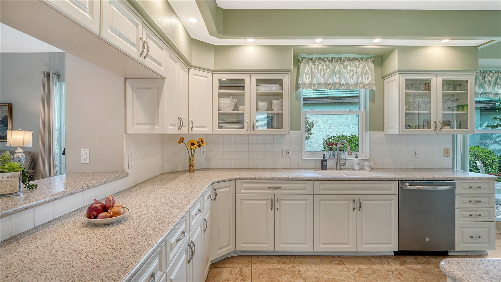 Image 15 of 67 For 302 Lansbrook Drive